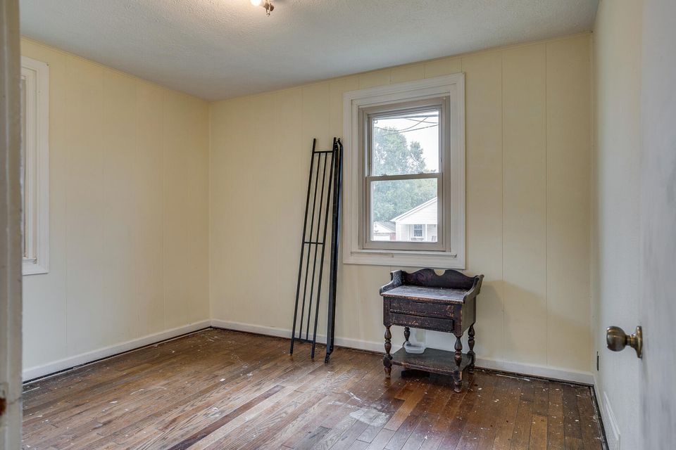 Photo #17: 1209 Lamont Street