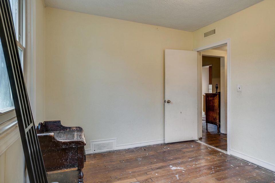 Photo #19: 1209 Lamont Street
