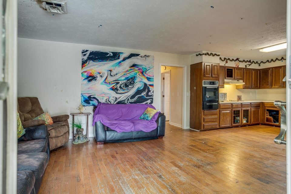 Photo #24: 1209 Lamont Street