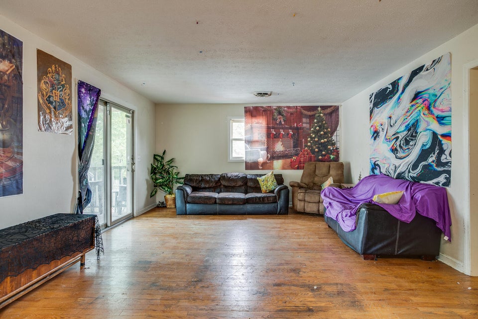 Photo #26: 1209 Lamont Street