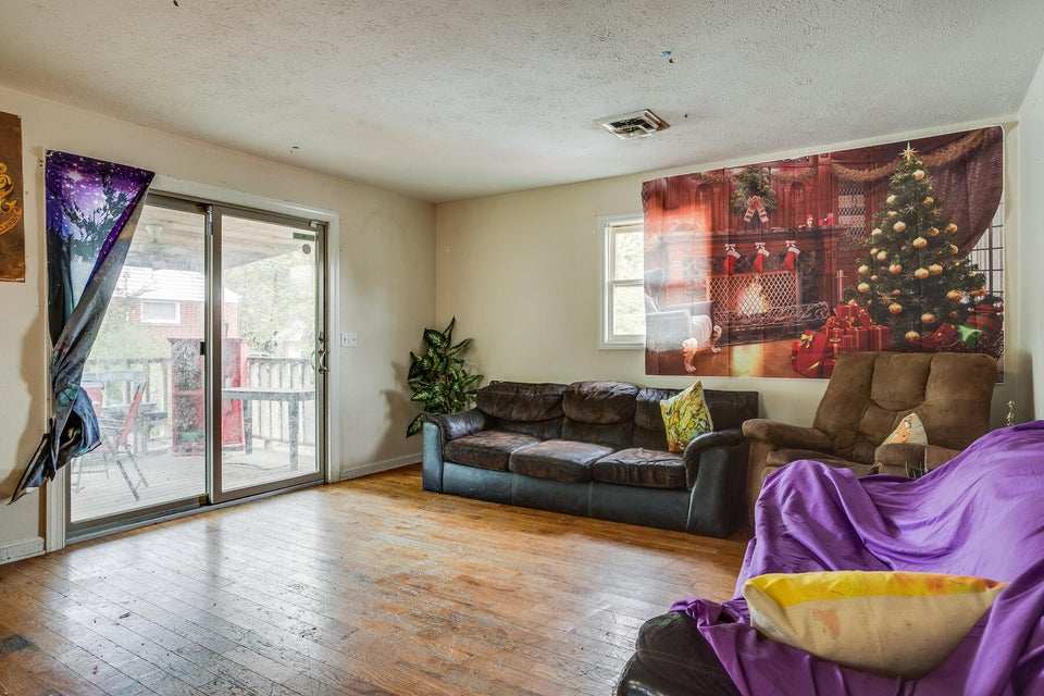 Photo #27: 1209 Lamont Street