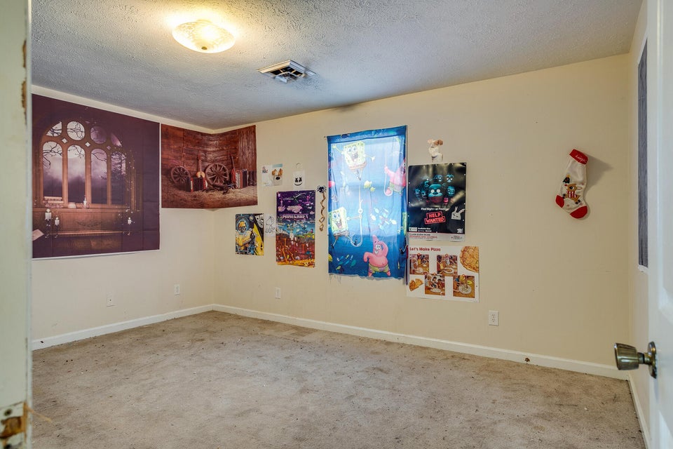 Photo #32: 1209 Lamont Street