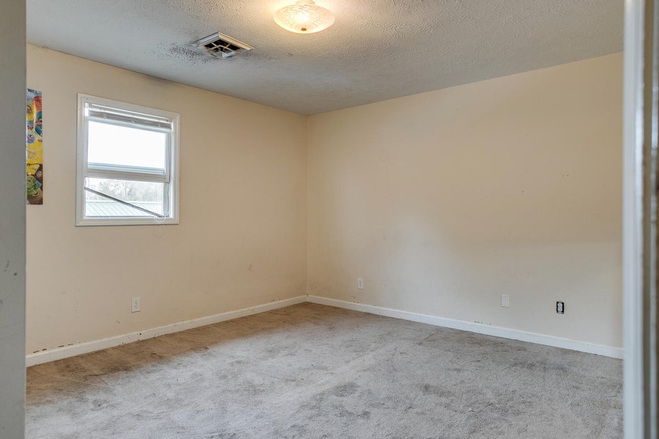 Photo #36: 1209 Lamont Street