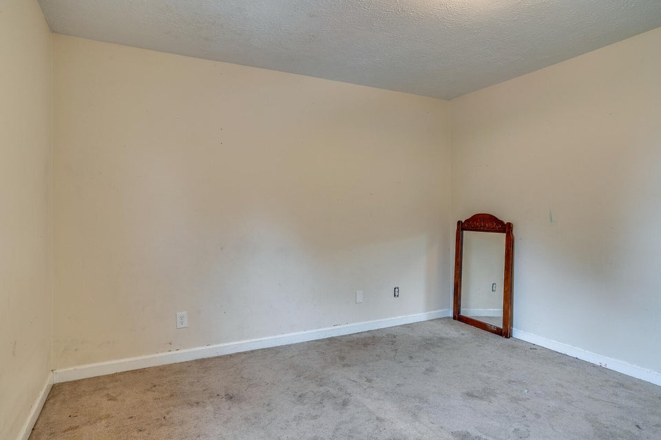 Photo #39: 1209 Lamont Street