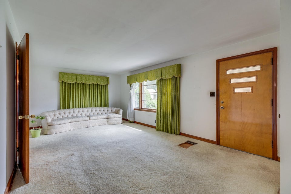 Photo #4: 806 Harding Avenue