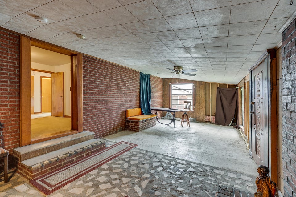 Photo #28: 806 Harding Avenue
