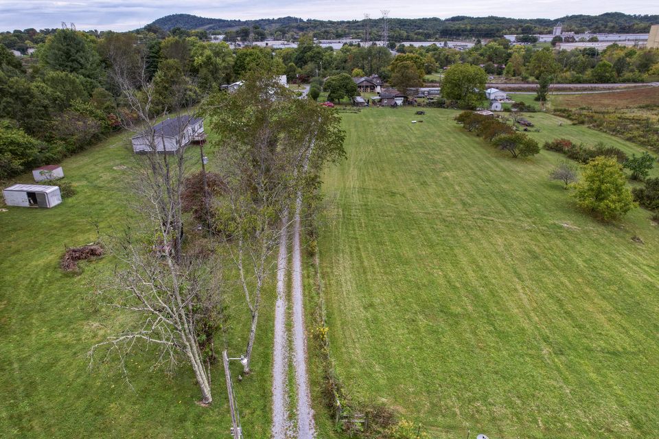 Photo #4: 189 Woodlyn Road
