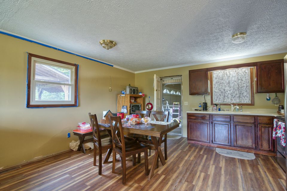 Photo #8: 189 Woodlyn Road
