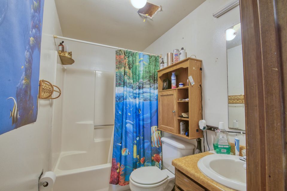 Photo #18: 189 Woodlyn Road