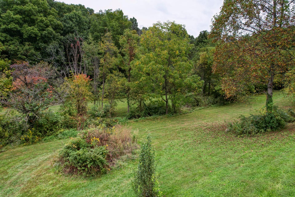 Photo #27: 189 Woodlyn Road