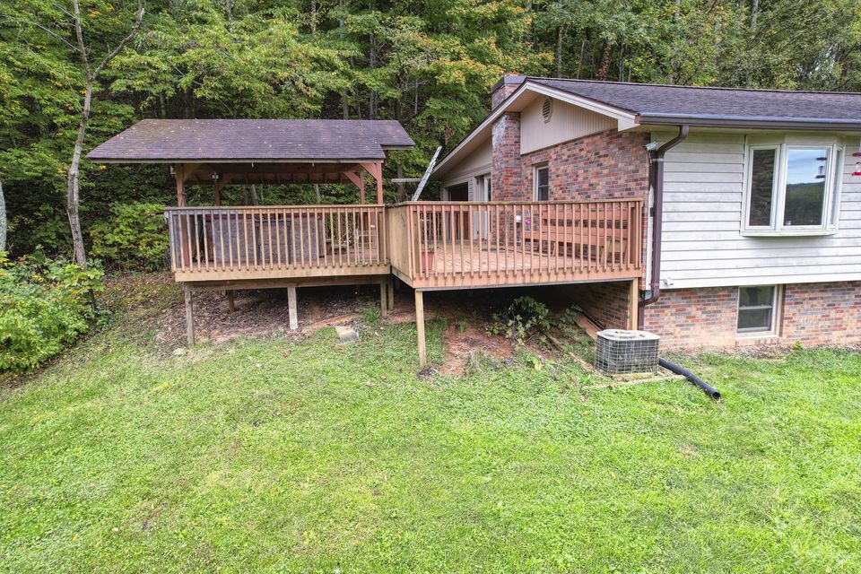 Photo #29: 189 Woodlyn Road