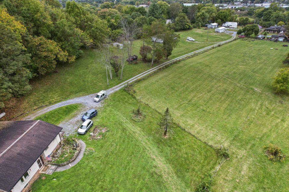 Photo #30: 189 Woodlyn Road