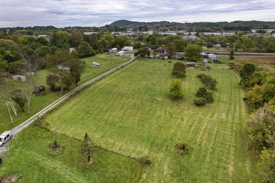 Photo #31: 189 Woodlyn Road