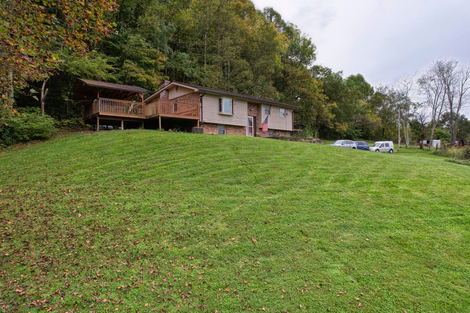 Photo #39: 189 Woodlyn Road