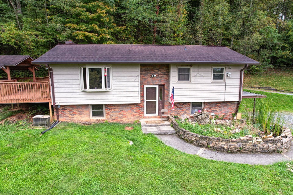 Photo #41: 189 Woodlyn Road