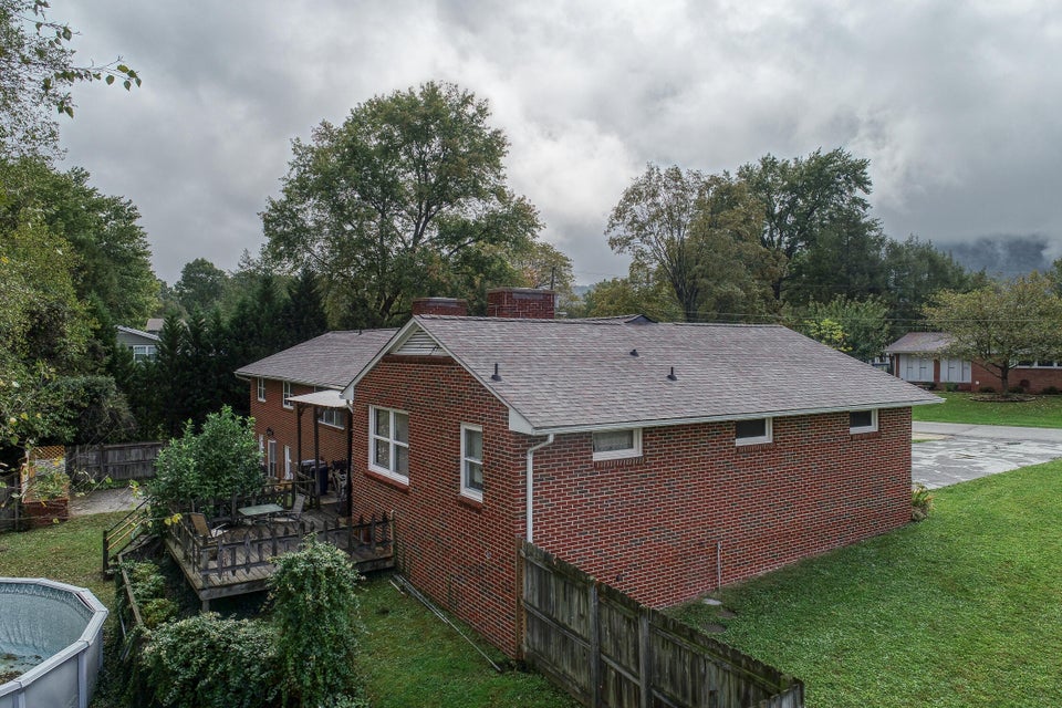 Photo #6: 408 Manderley Road