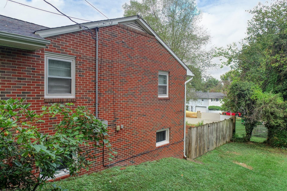 Photo #21: 408 Manderley Road