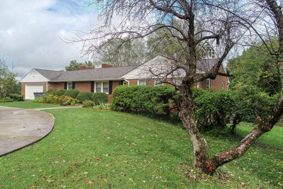 Photo #22: 408 Manderley Road