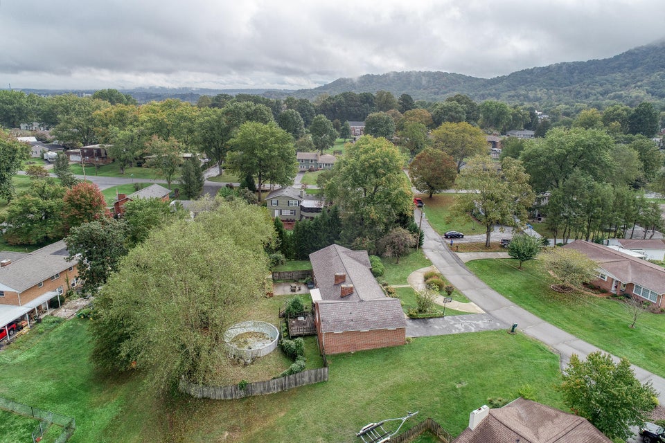 Photo #27: 408 Manderley Road