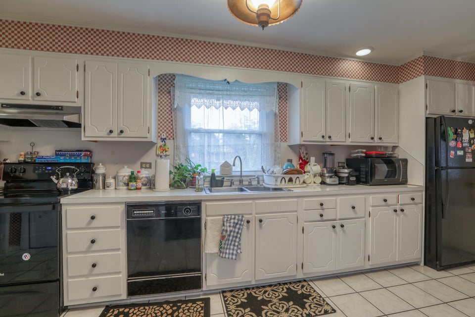 Photo #33: 408 Manderley Road