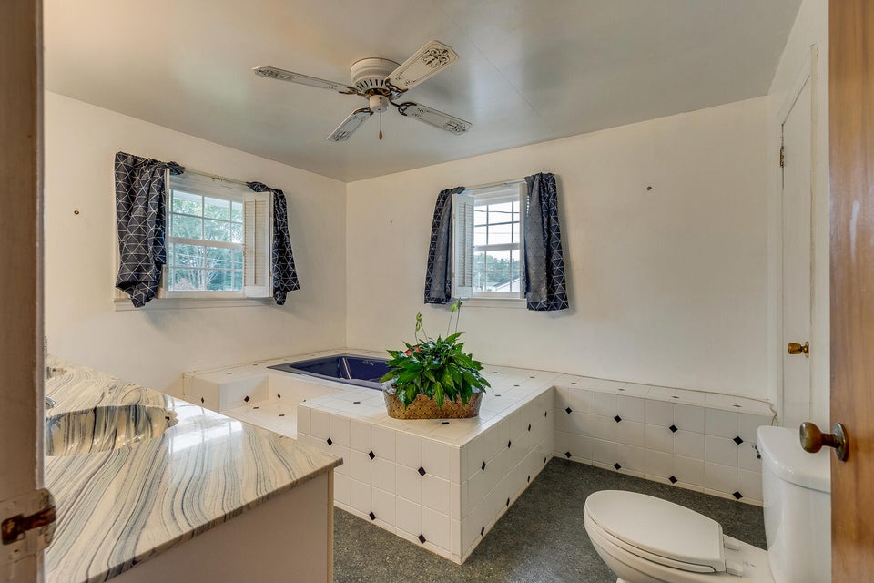 Photo #21: 806 Harding Avenue