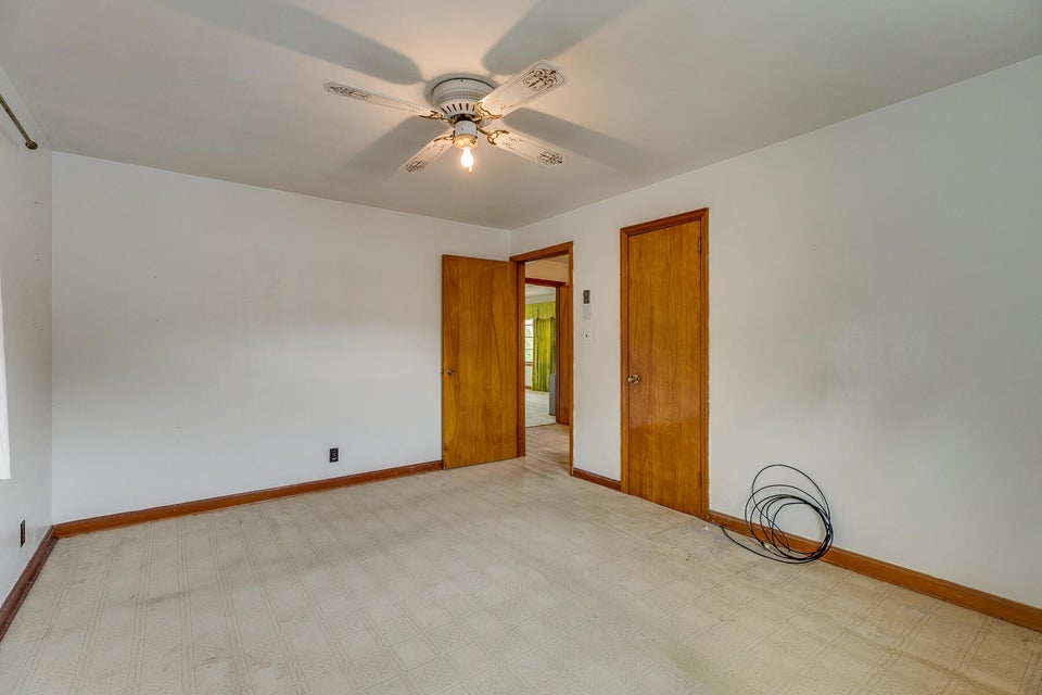 Photo #19: 806 Harding Avenue