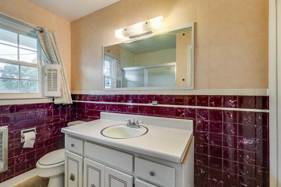 Photo #22: 806 Harding Avenue