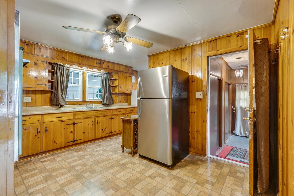 Photo #6: 806 Harding Avenue