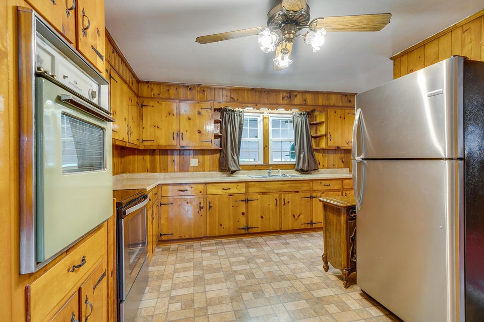 Photo #7: 806 Harding Avenue