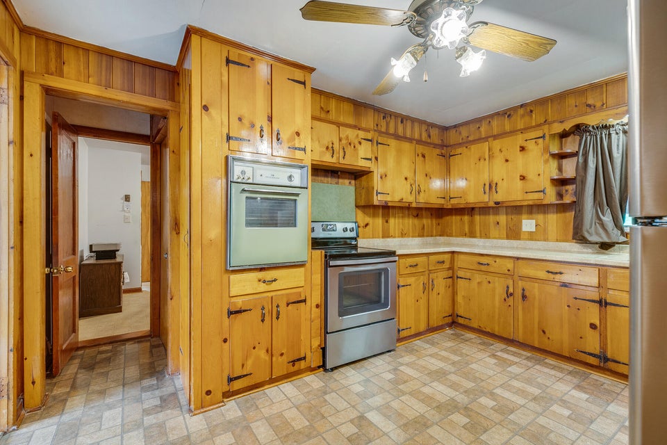 Photo #8: 806 Harding Avenue