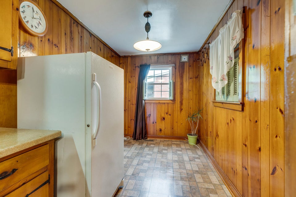 Photo #11: 806 Harding Avenue