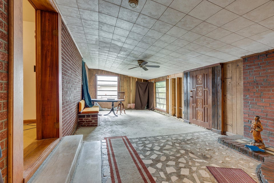 Photo #24: 806 Harding Avenue