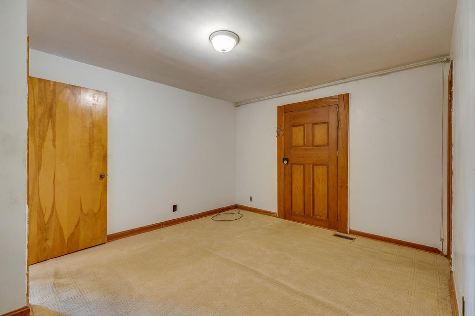 Photo #15: 806 Harding Avenue