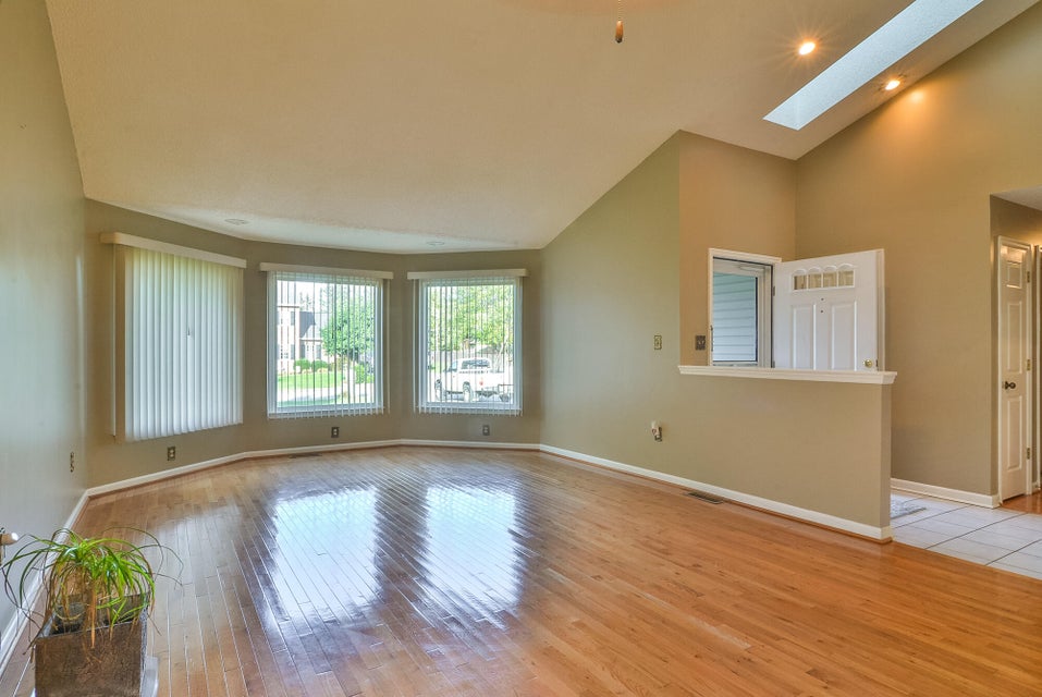 Photo #7: 405 Woodberry Circle