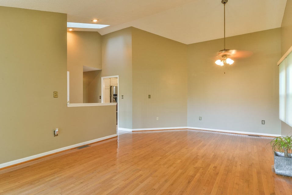 Photo #8: 405 Woodberry Circle