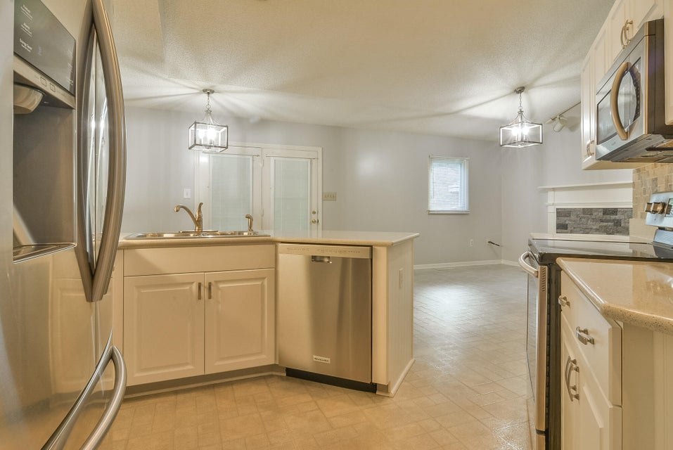 Photo #12: 405 Woodberry Circle