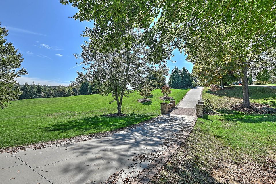 Photo #3: 5 Bent Tree Court