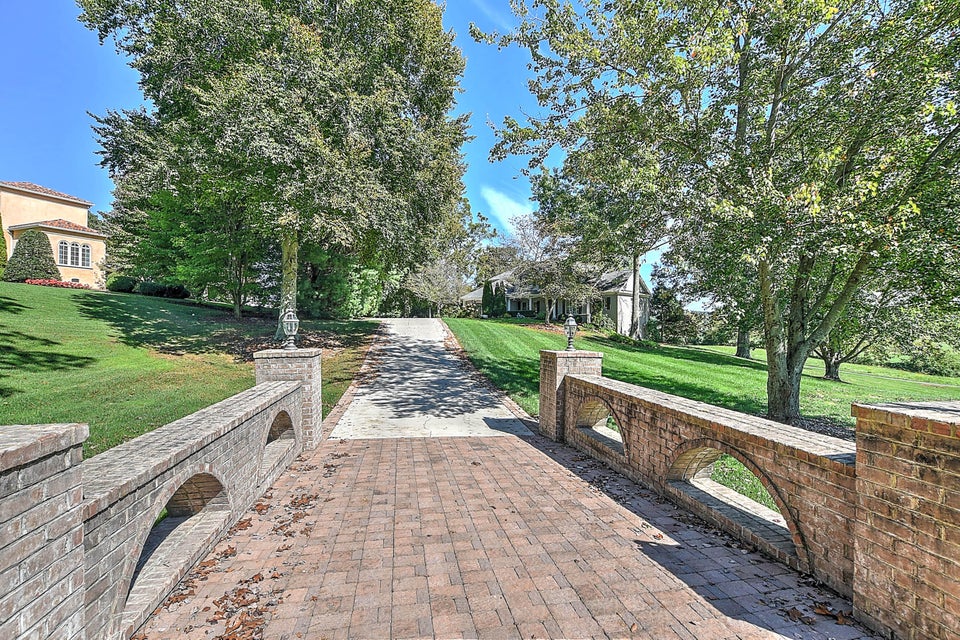 Photo #4: 5 Bent Tree Court