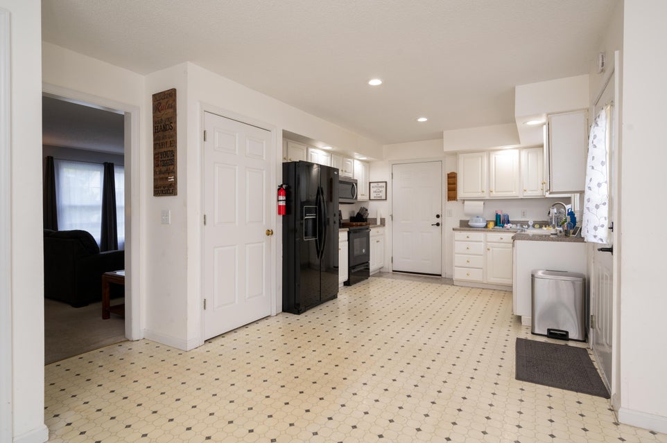 Photo #13: 2913 Muskett Drive
