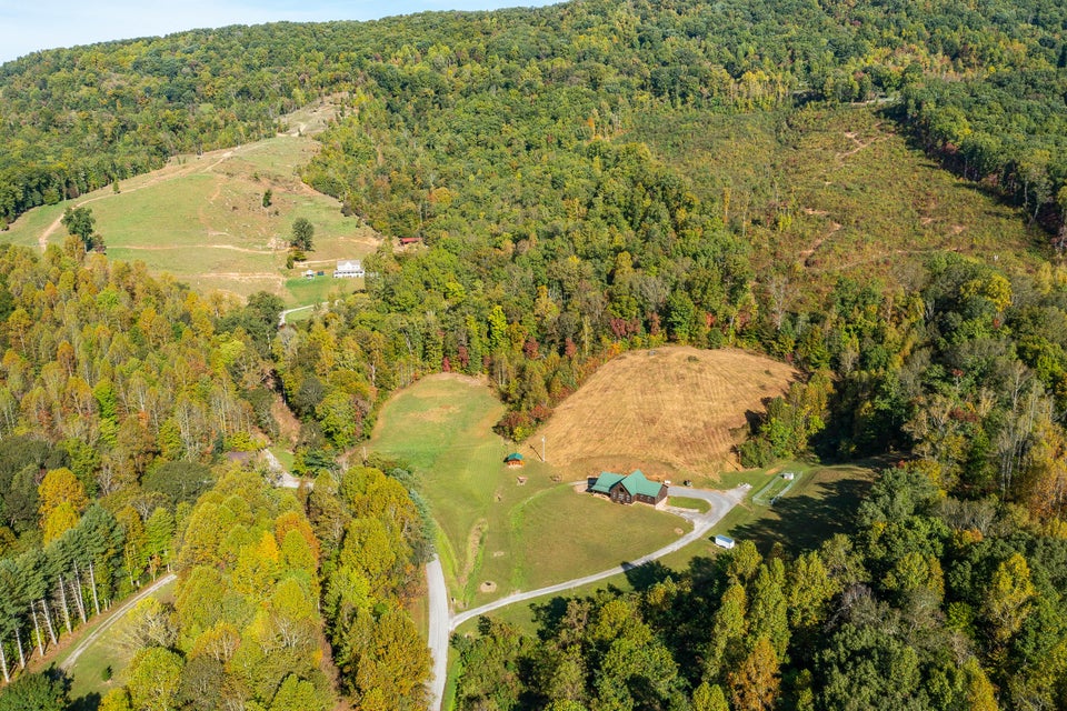Photo #3: 422 Hillside Lane