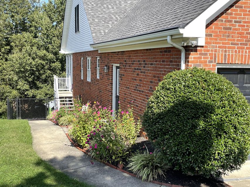 Photo #2: 129 Magnolia Drive