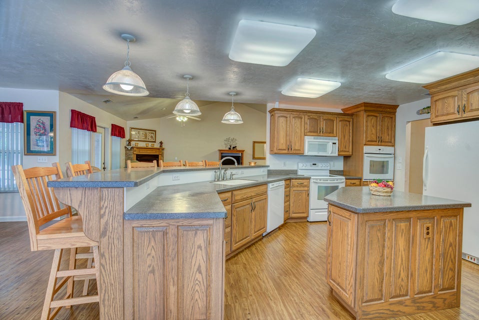 Photo #7: 168 Hemlock Street