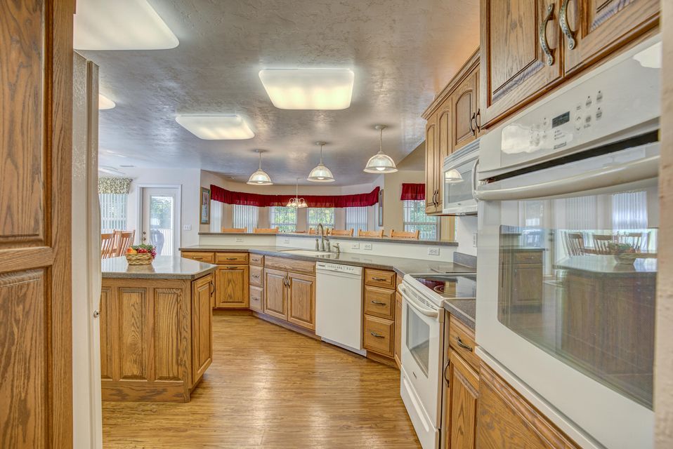 Photo #9: 168 Hemlock Street
