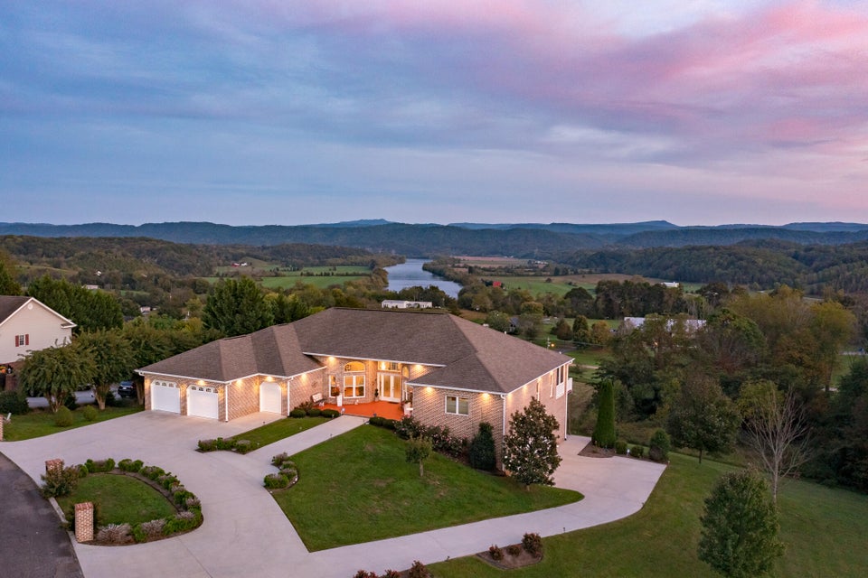 Photo #4: 231 Roanoke Drive