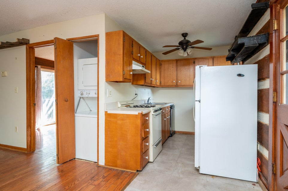 Photo #12: 2822 Walnut Street