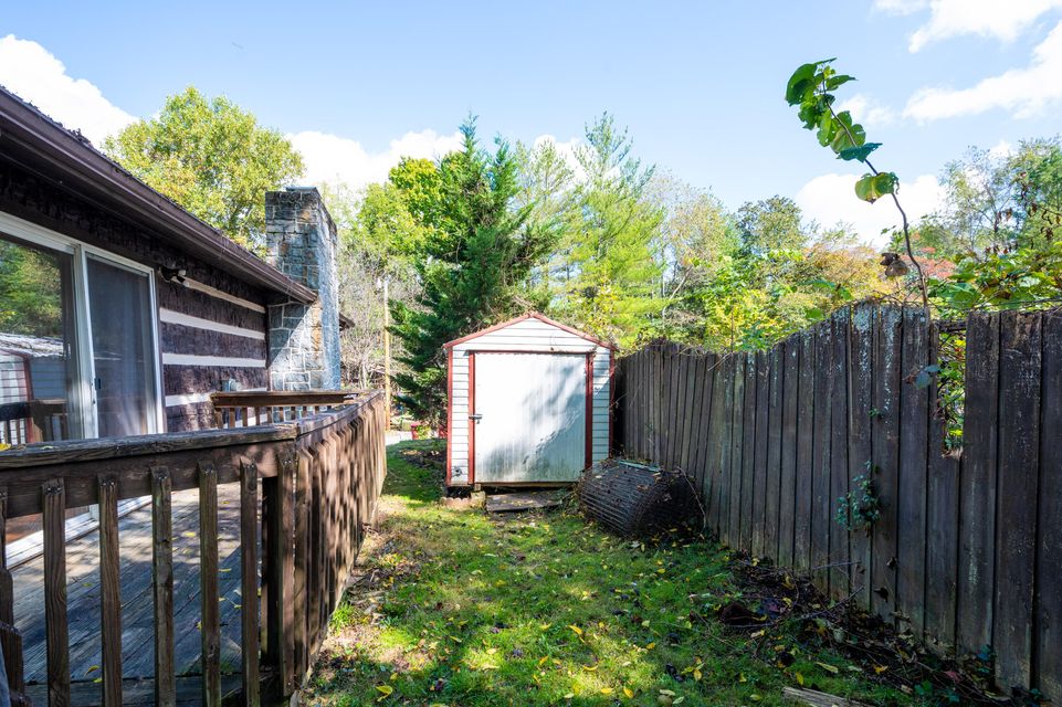 Photo #27: 2822 Walnut Street