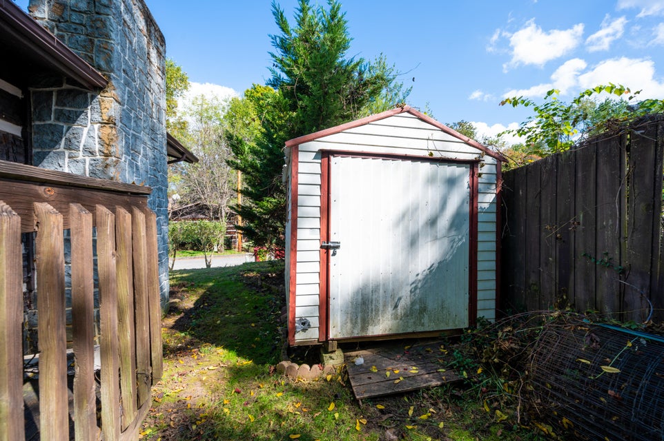 Photo #29: 2822 Walnut Street