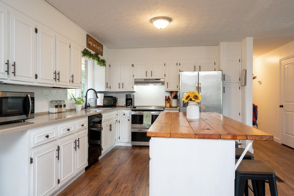 Photo #9: 2012 Louita Avenue