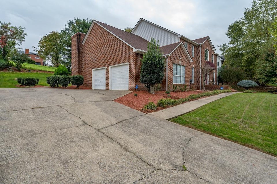 Photo #3: 3414 Berkshire Cir Circle