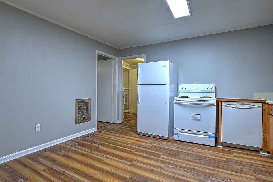 Photo #13: 301 Pine Street